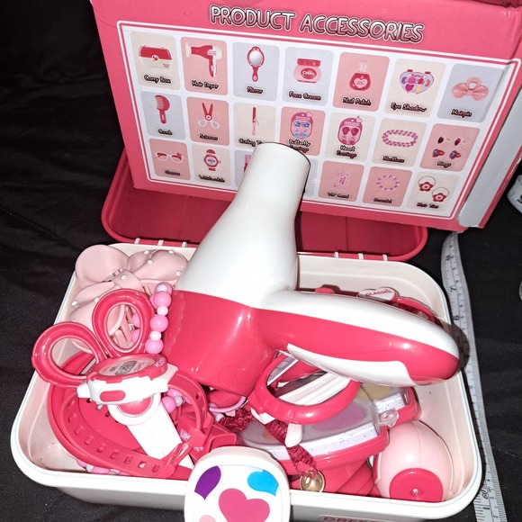 NIB - Make-Up Toy Set in hard shell travel Case for little girls - Picture 4 of 6